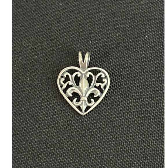 Sterling Silver 925 Fleur-de-Lis Heart Pendant Filigree Openwork Jewelry - Picture 1 of 4